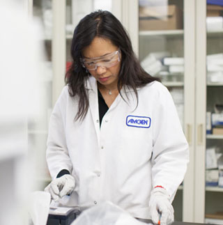 Учен анализира данни